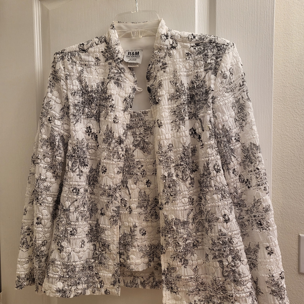 R&M Richards Women's Black and White Layeard Top Pre-owned